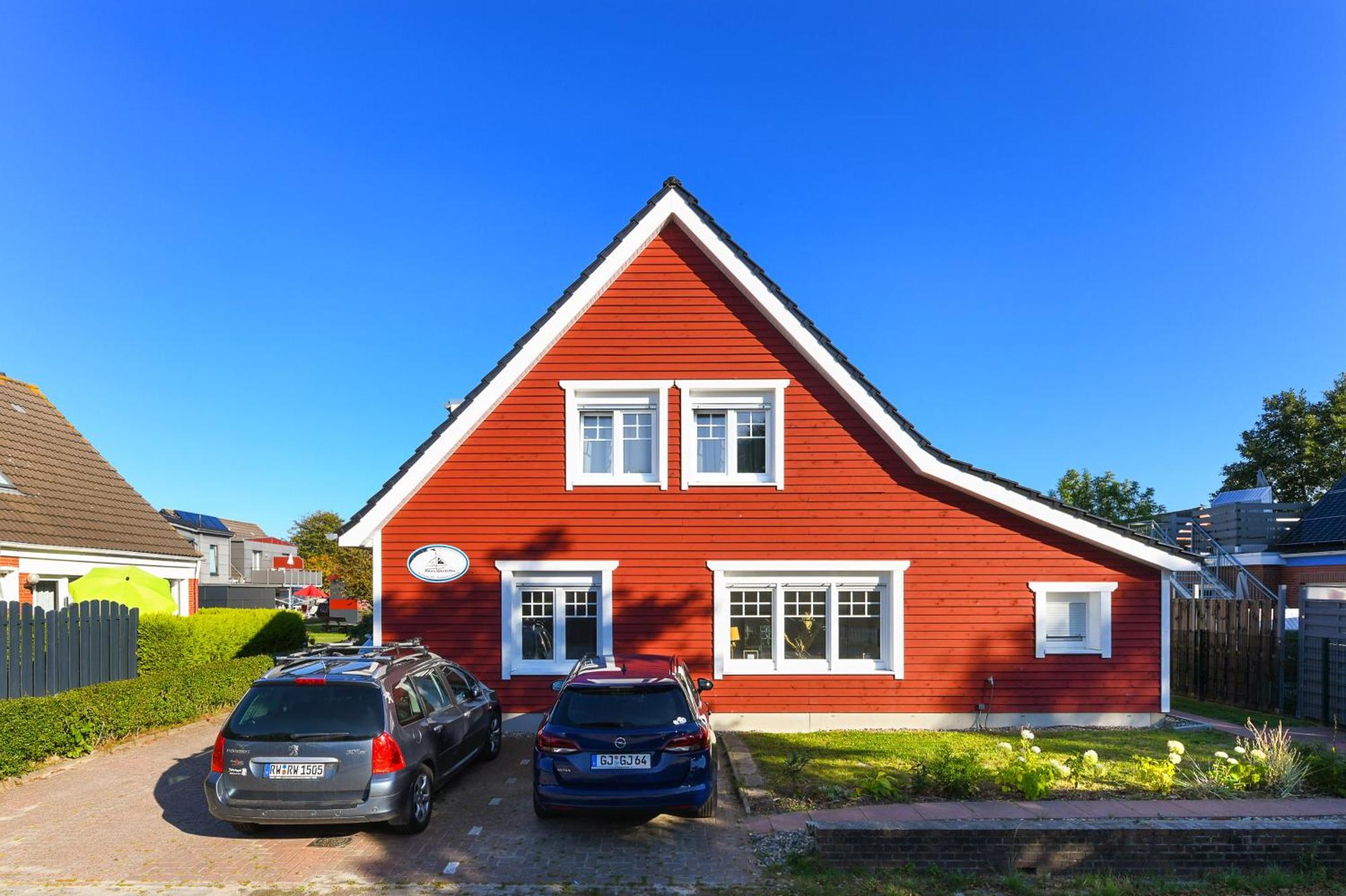 Ferienwohnungen Haus Gezeiten Neuharlingersiel Esterno foto